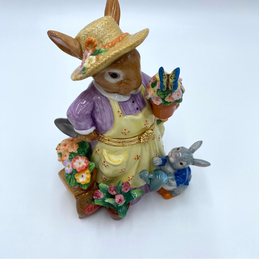 Vintage CWC Mother & Child Rabbit Flower Garden Trinket Box Spring Easter Decor - Picture 3 of 11